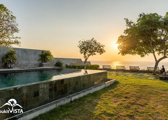 Romeo Beachfront By Bukit Vista Villa *